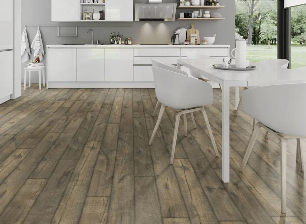 Kaindl Gloss 8mm Oak Posino