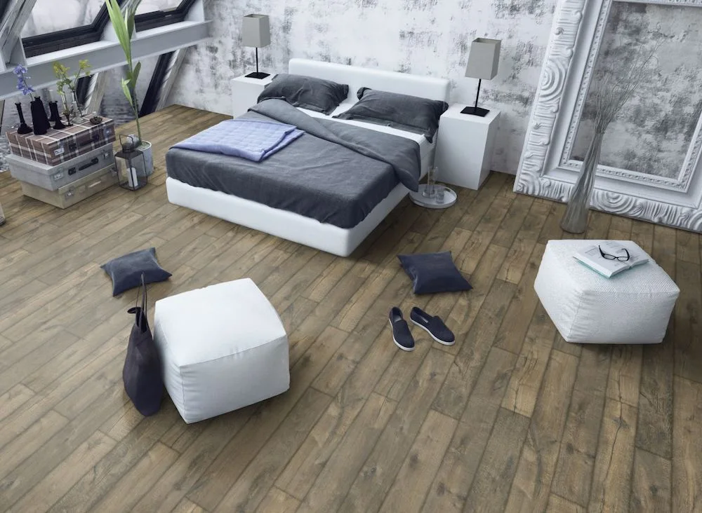 Kaindl Gloss 8mm Oak Posino